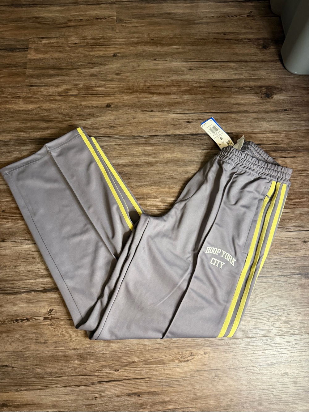 Adidas Originals Hoop York City Track Pants Gray/Yellow 3-Stripes $90 NWT Sz S